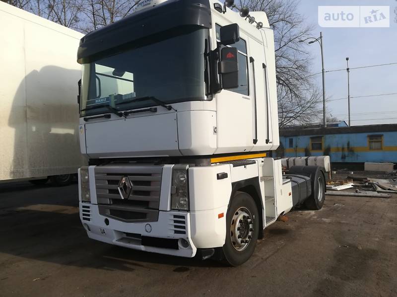Тягач Renault Magnum 2002 в Києві
