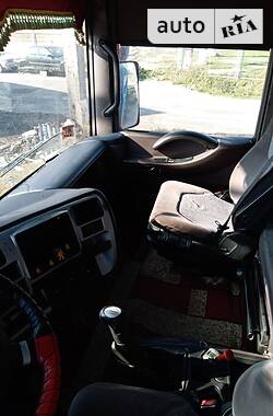 Тягач Renault Magnum 2002 в 