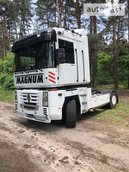 Renault Magnum