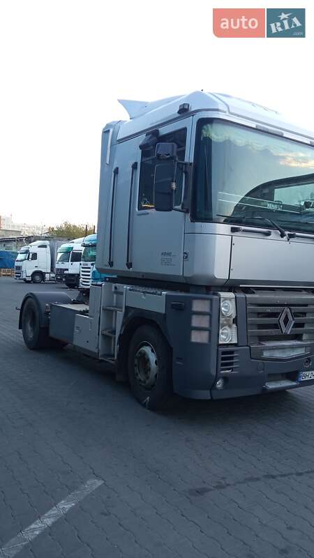 Тягач Renault Magnum 2002 в Одессе