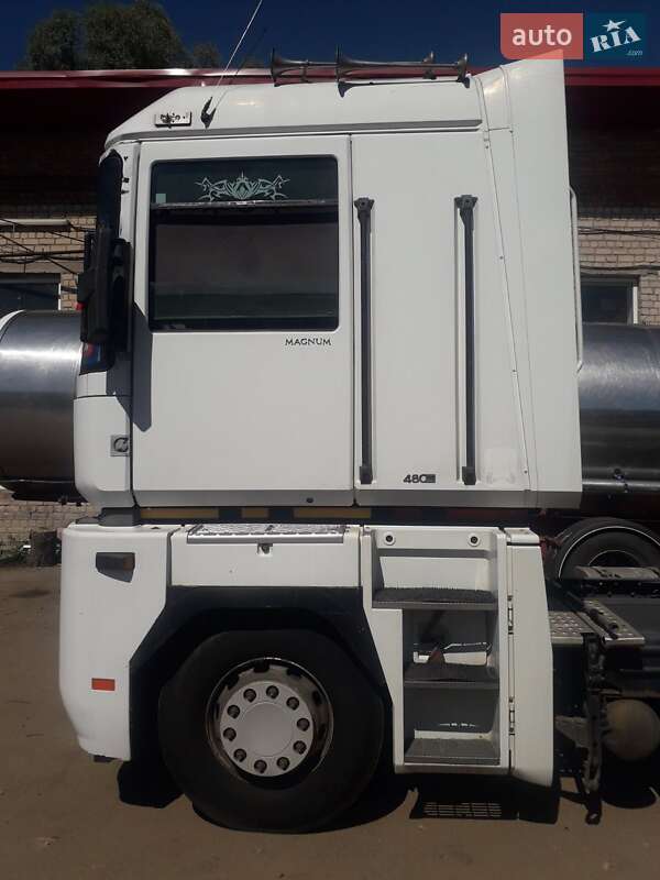 Тягач Renault Magnum 2006 в Харькове