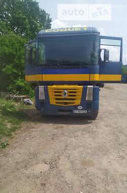 Грузовой фургон Renault Magnum 2002 в 