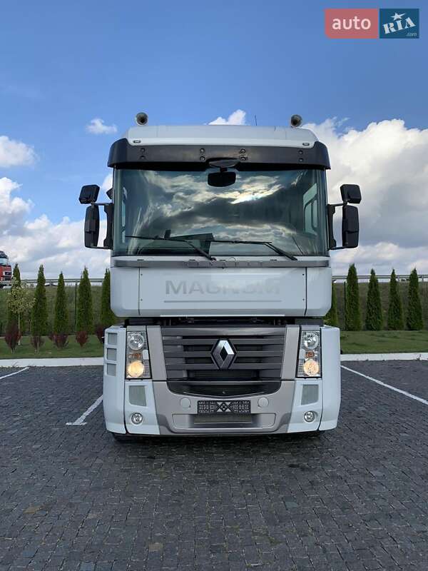 Тягач Renault Magnum 2012 в 