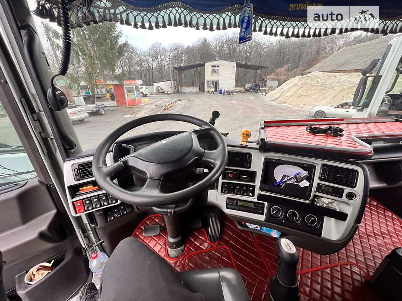 Тягач Renault Magnum 2005 в Киеве