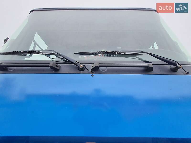 Контейнеровоз Renault Magnum 1998 в Миколаєві