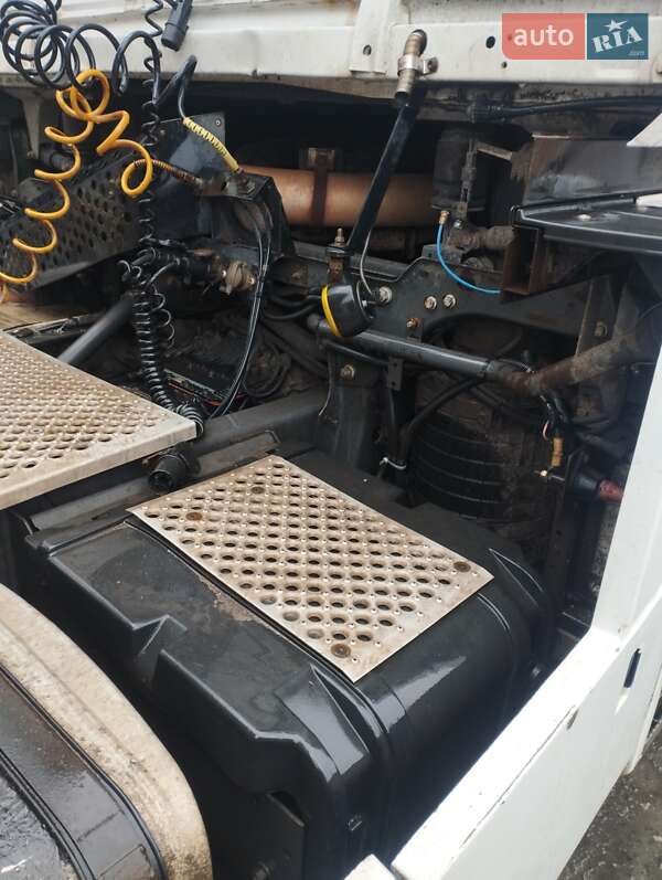 Тягач Renault Magnum 2004 в Лубнах