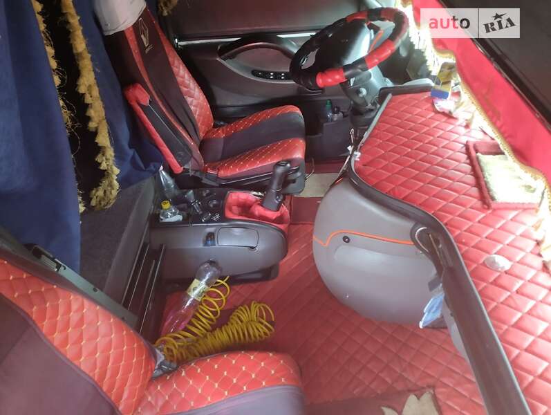 Тягач Renault Magnum 2001 в Томашполе