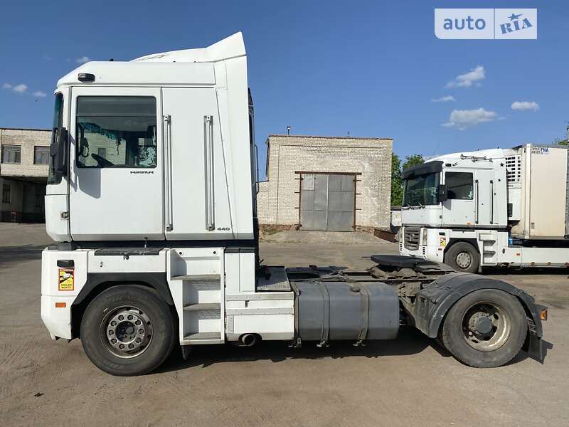 Тягач Renault Magnum 2005 в Первомайске