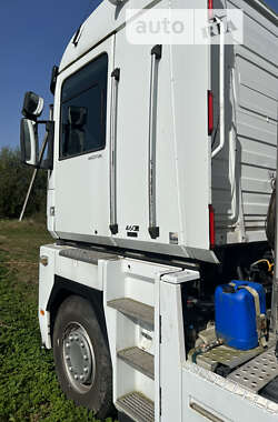 Тягач Renault Magnum 2009 в 