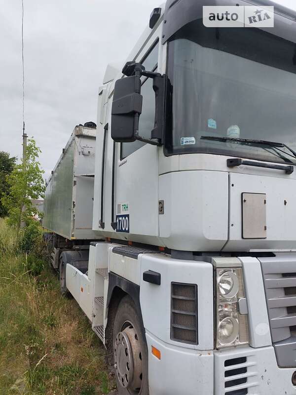 Тягач Renault Magnum 2004 в Золочеве