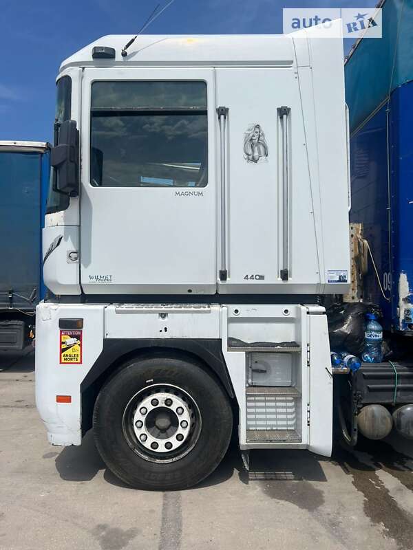 Тягач Renault Magnum 2005 в Полтаві