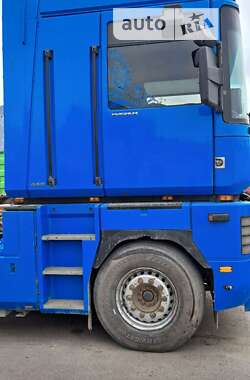 Контейнеровоз Renault Magnum 2002 в 