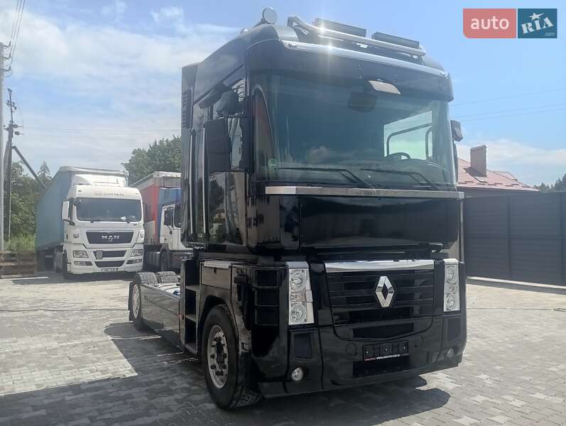 Тягач Renault Magnum 2012 в Львове