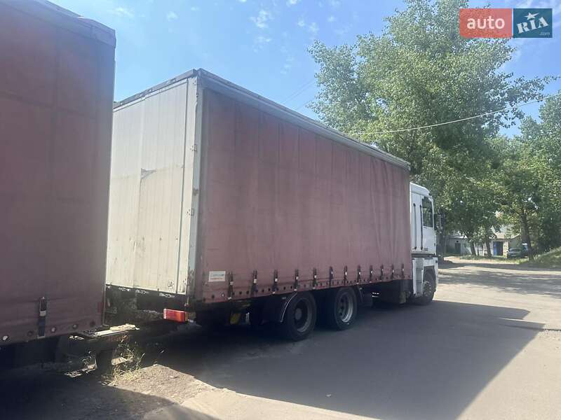 Грузовой фургон Renault Magnum 2003 в Киеве
