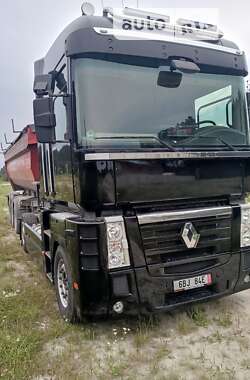 Тягач Renault Magnum 2012 в Львове