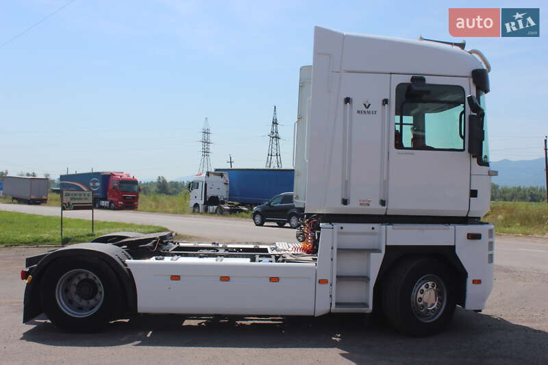 Тягач Renault Magnum 2010 в Хусті
