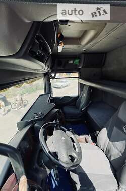 Тягач Renault Magnum 2001 в 