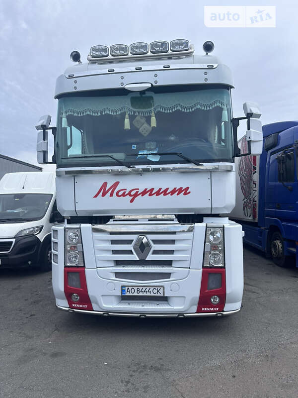 Тягач Renault Magnum 2011 в Иршаве