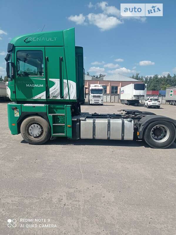 Renault Magnum 2011