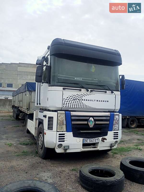 Зерновоз Renault Magnum 2002 в 