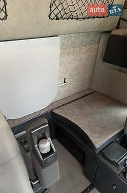 Тягач Renault Magnum 2011 в 