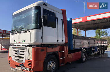 Тягач Renault Magnum 2002 в 