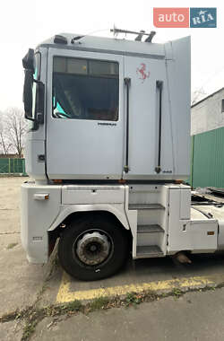 Тягач Renault Magnum 2004 в 