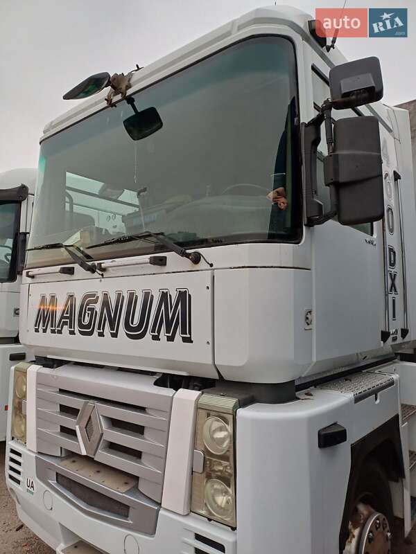 Тягач Renault Magnum 2007 в Львове