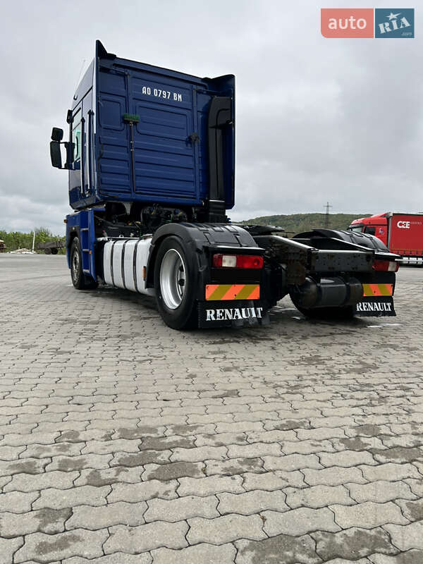 Тягач Renault Magnum 2011 в Мукачево
