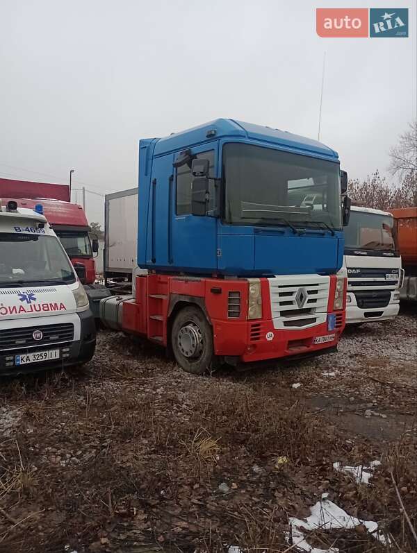 Тягач Renault Magnum 2003 в Києві