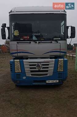 Тягач Renault Magnum 2002 в Сарнах