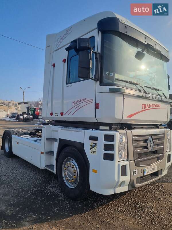 Тягач Renault Magnum 2009 в Смеле