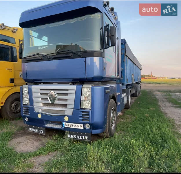 Тягач Renault Magnum 2001 в 