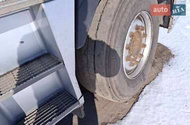 Тягач Renault Magnum 2002 в 
