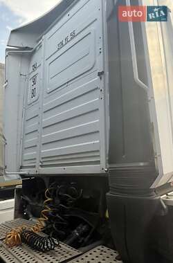 Тягач Renault Magnum 2006 в Києві