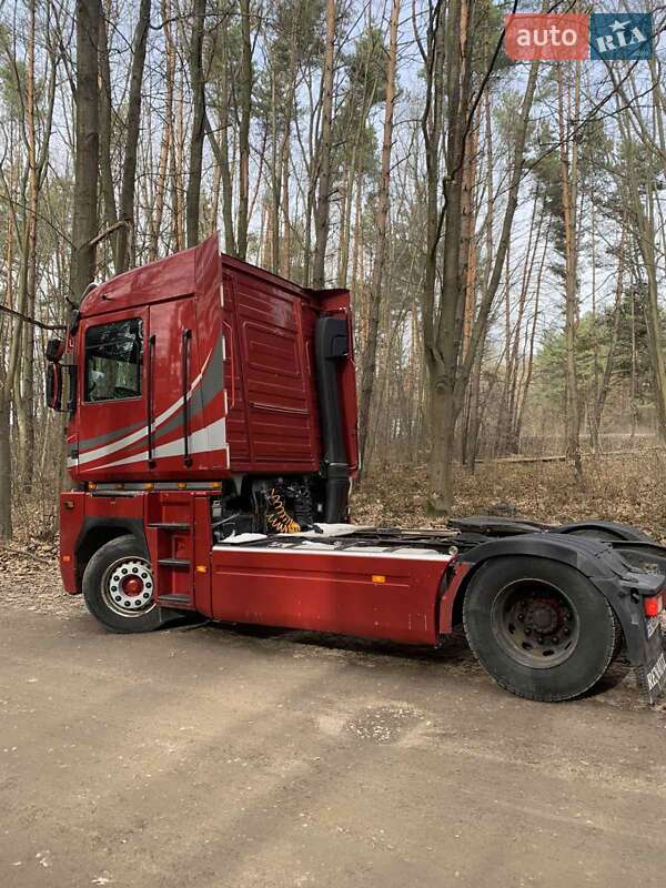 Тягач Renault Magnum 2011 в Львові