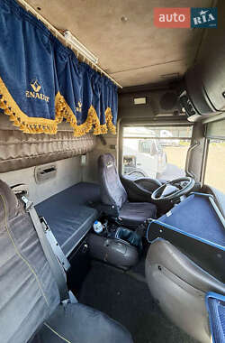 Тягач Renault Magnum 2000 в 