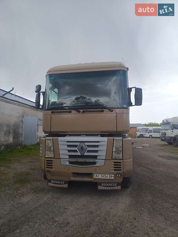 Тягач Renault Magnum 2004 в 