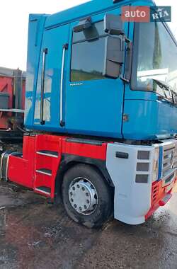Тягач Renault Magnum 2004 в 