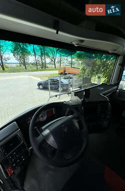 Тягач Renault Magnum 2012 в 
