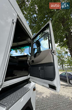 Тягач Renault Magnum 2012 в 