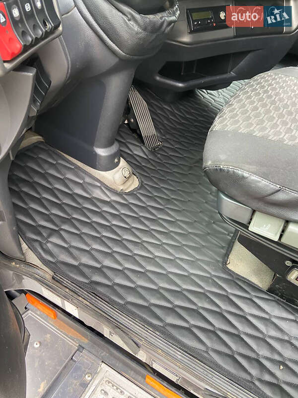 Тягач Renault Magnum 2010 в Сумах