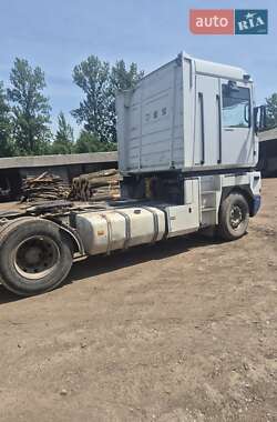 Тягач Renault Magnum 2003 в 