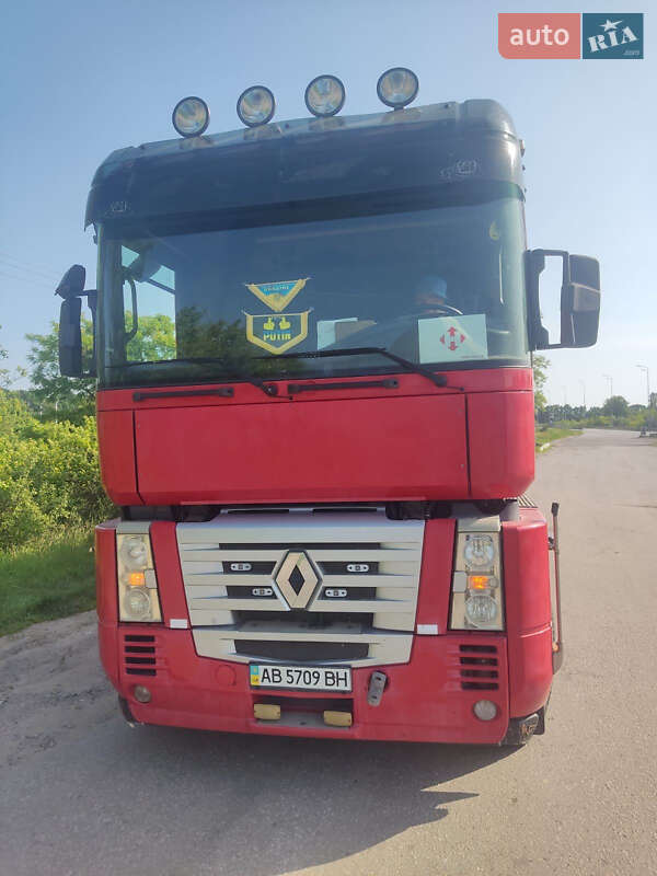 Тягач Renault Magnum 2004 в 