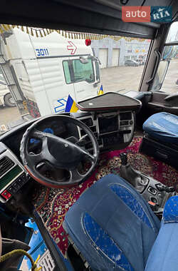 Тягач Renault Magnum 2005 в 