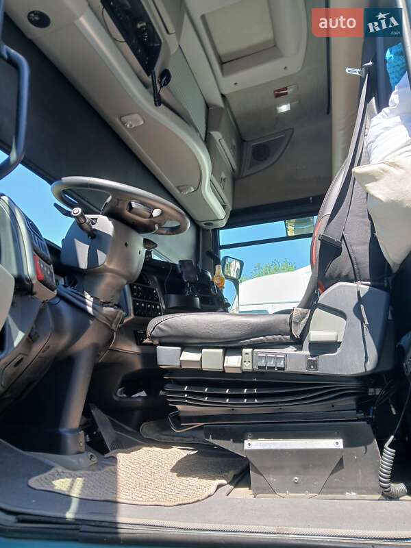 Тягач Renault Magnum 2012 в Долине