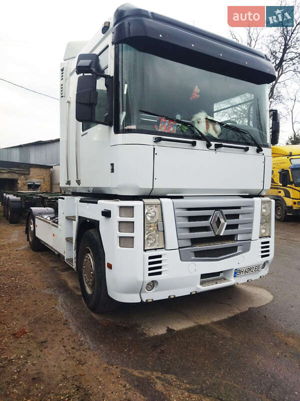 Тягач Renault Magnum 2004 в 