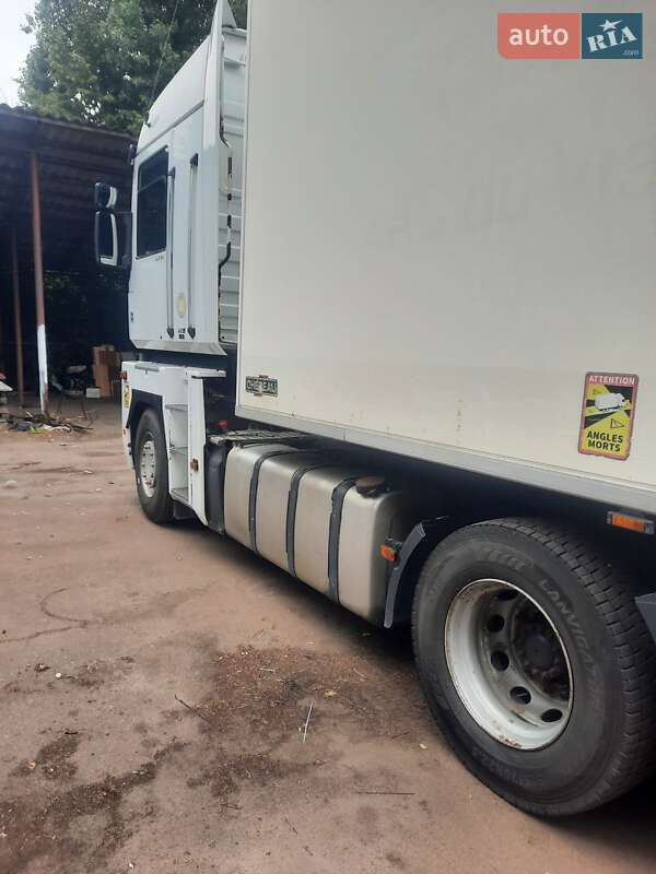 Тягач Renault Magnum 2008 в Києві