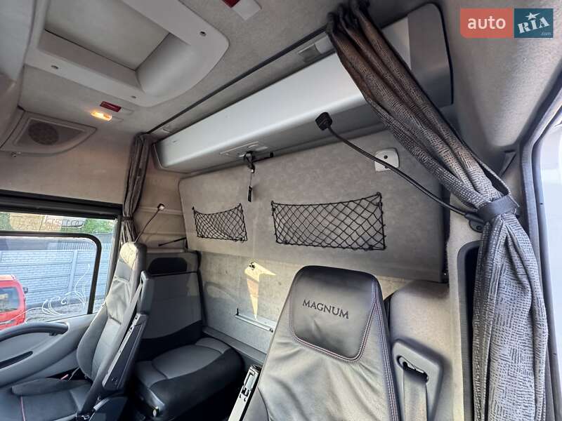 Тягач Renault Magnum 2010 в Рівному