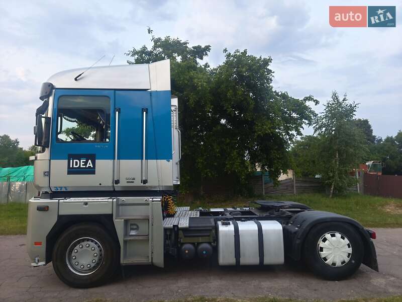 Тягач Renault Magnum 2010 в Чернигове